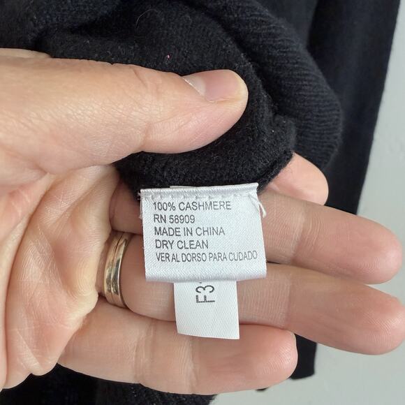 Alex Marie Woman’s 100% Cashmere V-neck Sweater Black Size M Quiet Luxury - Picture 3 of 6